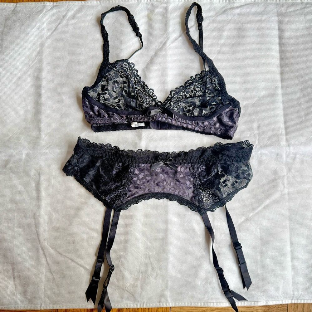NWOT Hanky Panky After Midnight Bralette (Size S) and Garter (Size M) Set, NWOT